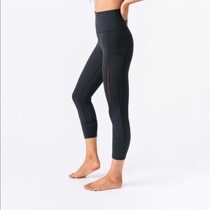 Zyia Active Lite N Luxe Black Mesh Panel High Rise Cropped Leggings Size 8-10